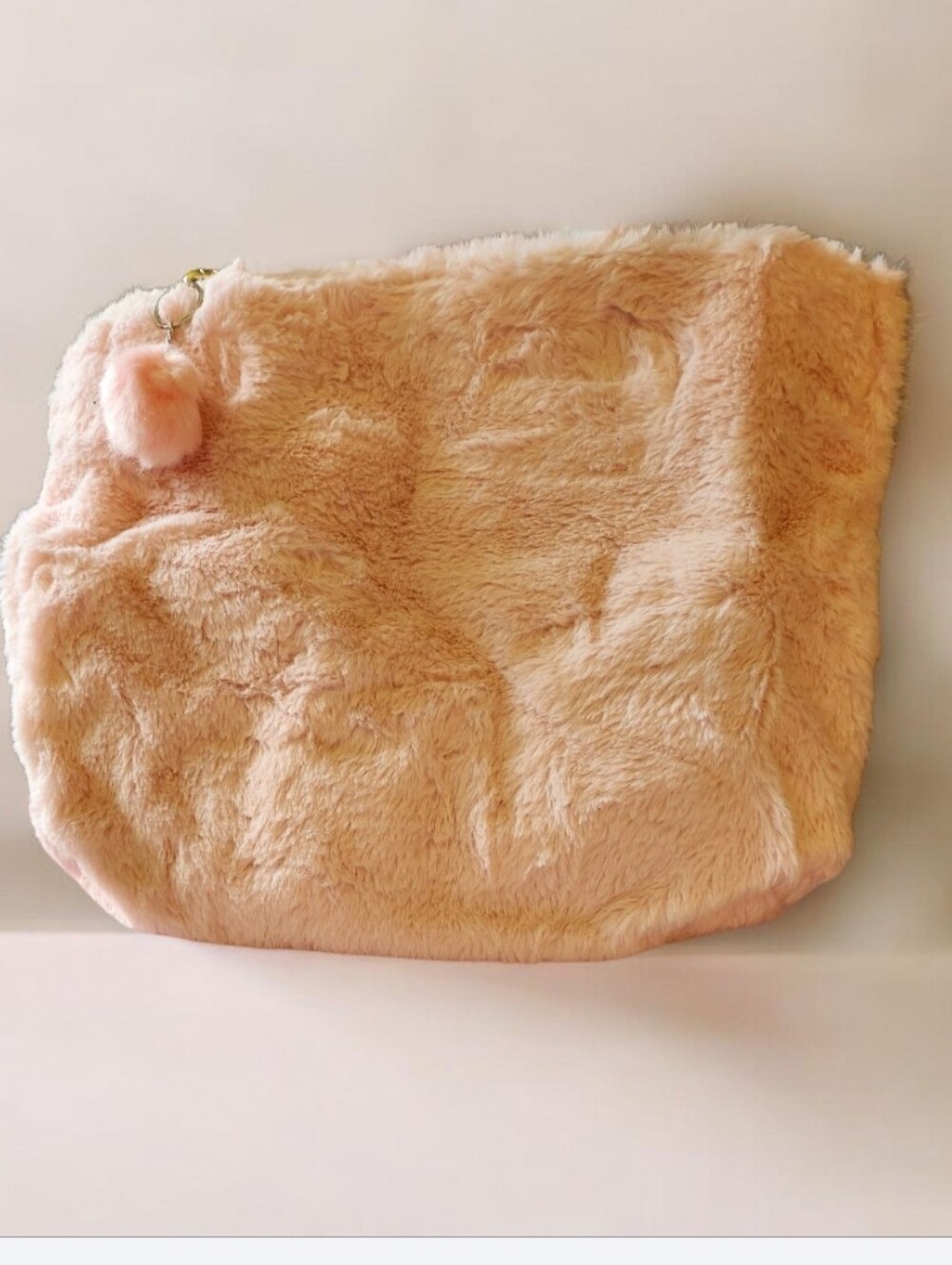 Plush Faux Fur Tote Bag in Blush Pink Wit Pom Pom Charms■ No Offers 》 Nwt - Picture 1 of 5